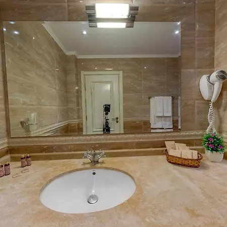 Antik Hotel 3*