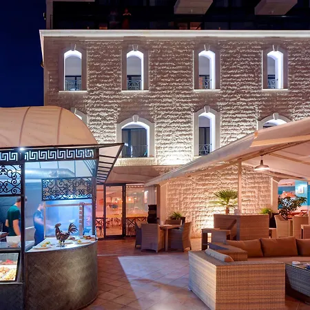Hotel Antik 3*